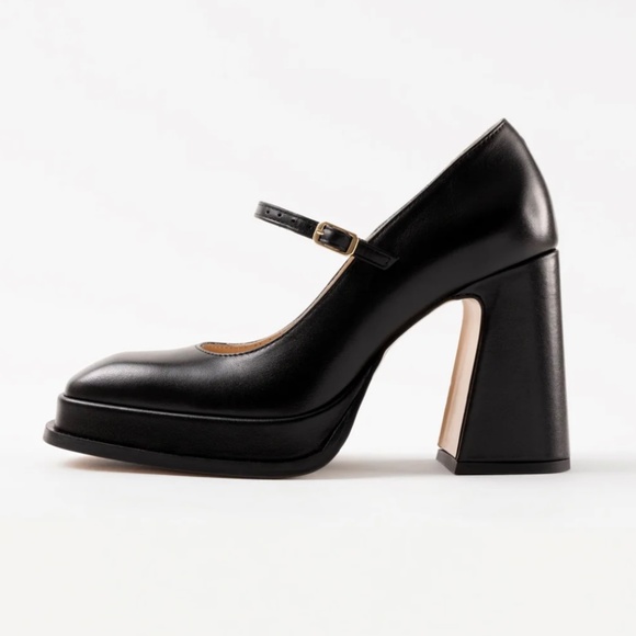 Souliers Martinez - Picture 1 of 3